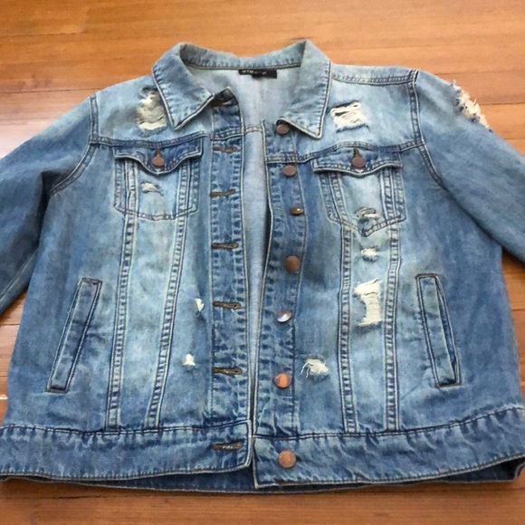 Jean jacket with rips - Picture 1 of 3